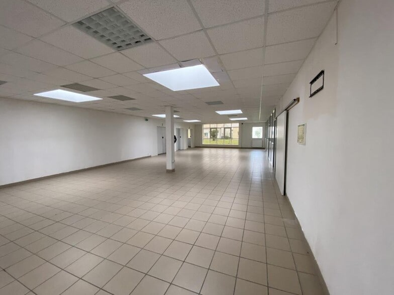 Office in Brou for sale - Interior Photo - Image 1 of 19