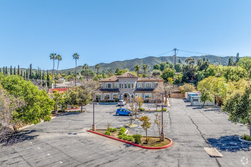 311 Haigh Rd, Thousand Oaks, CA à vendre - Photo du bâtiment - Image 3 de 24