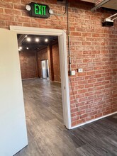 7451-7465 Beverly Blvd, Los Angeles, CA à louer Photo intérieure- Image 1 de 5