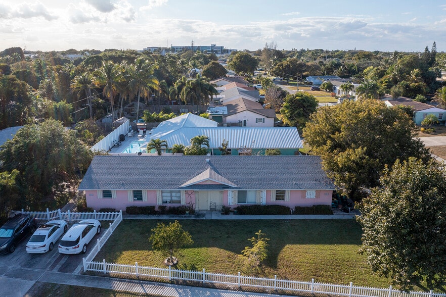 2651 SE 2nd St, Boynton Beach, FL for sale - Primary Photo - Image 1 of 17