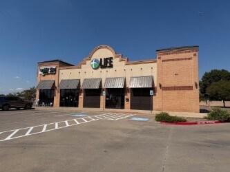 Plus de détails pour 2135 Southeast Pky, Arlington, TX - Commerce de détail à louer