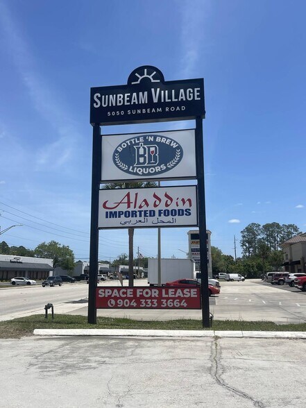 5050 Sunbeam Rd, Jacksonville, FL à louer - Photo du bâtiment - Image 3 de 10
