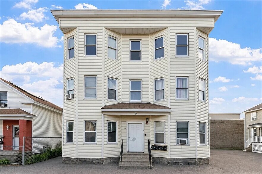 10 Kempton Ct, Lawrence, MA à vendre - Photo du bâtiment - Image 2 de 2