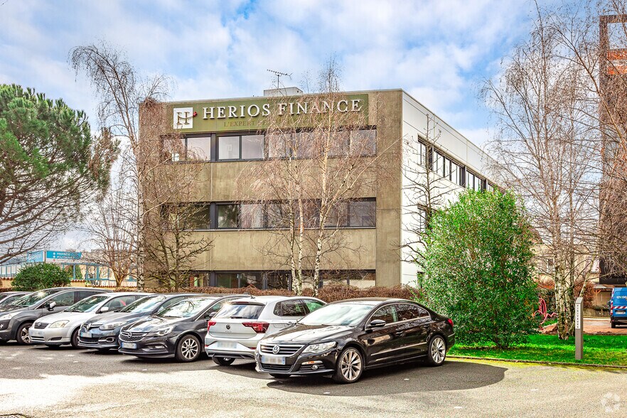 6 Chemin Des Cuers, Dardilly for sale - Building Photo - Image 2 of 2