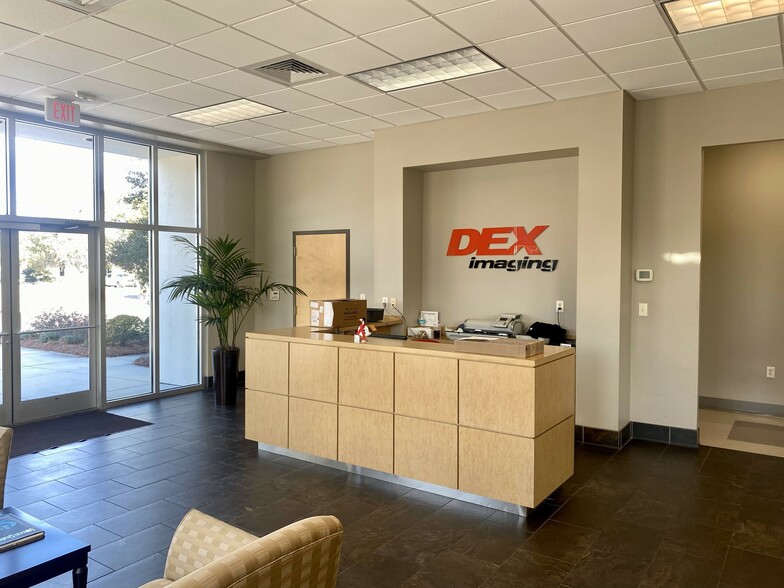 1045 Downtowner Blvd, Mobile, AL for sale - Lobby - Image 3 of 13