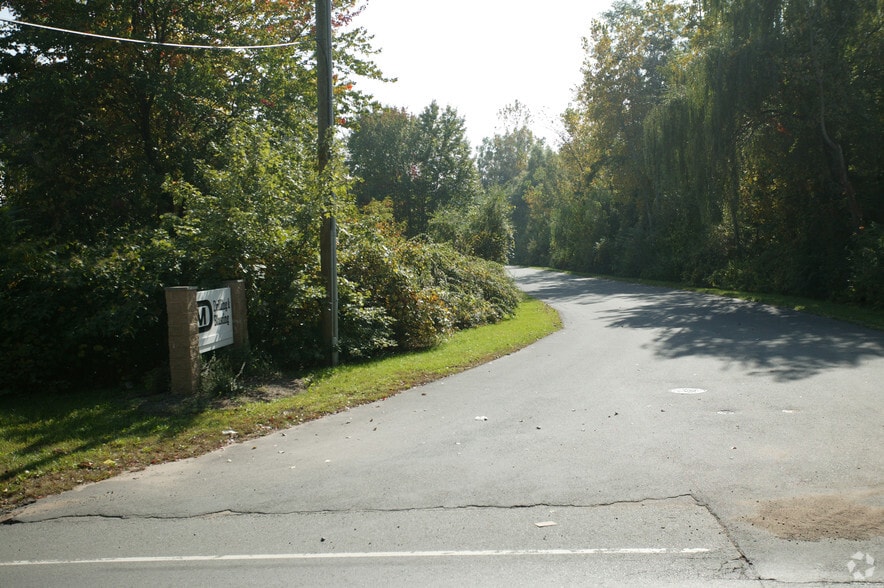 103 Old Windsor Rd, Bloomfield, CT for sale - Primary Photo - Image 1 of 1