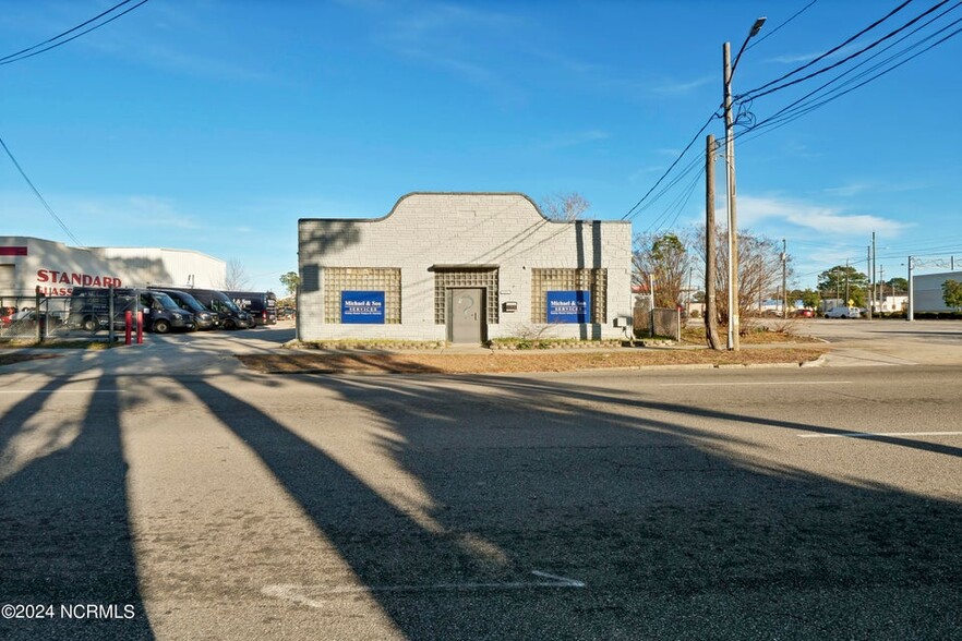 813 S 16th St, Wilmington, NC for lease - Building Photo - Image 3 of 26