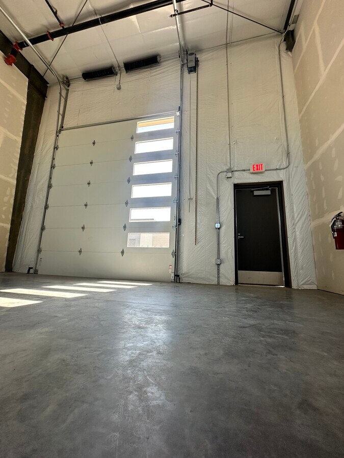 13833 E Briarwood Ave, Centennial, CO 80112 - Unit C1 - - Interior Photo - Image 1 of 9