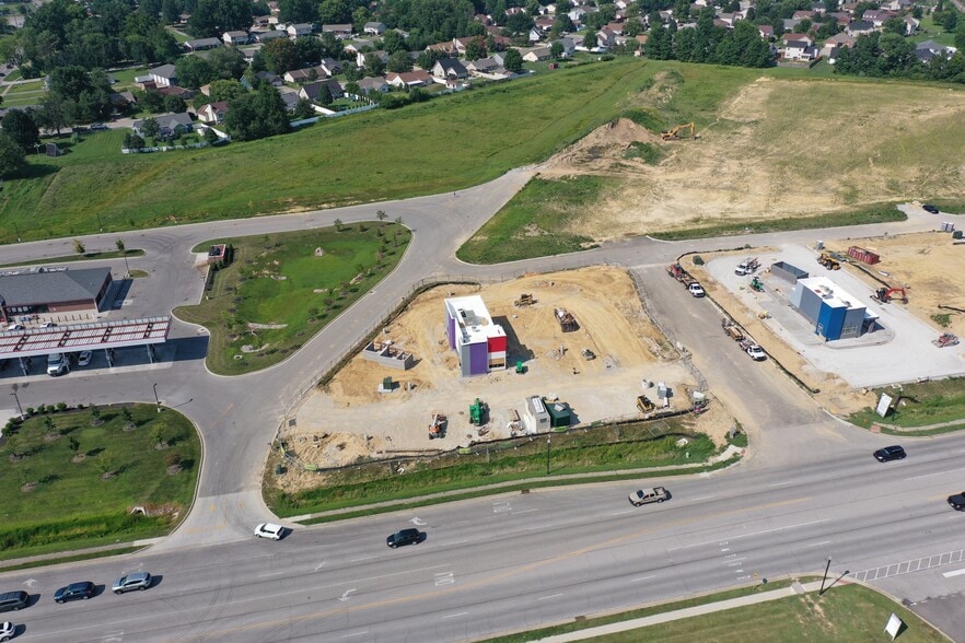 1711 Veterans Pky, Jeffersonville, IN for sale - Building Photo - Image 2 of 4