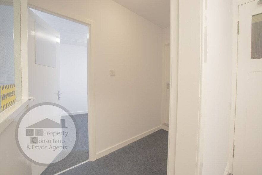 2 Church St, Larkhall for lease - Building Photo - Image 3 of 32