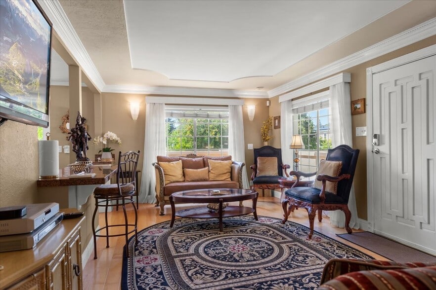 1176 Laurel St, San Carlos, CA à vendre - Photo du bâtiment - Image 3 de 22
