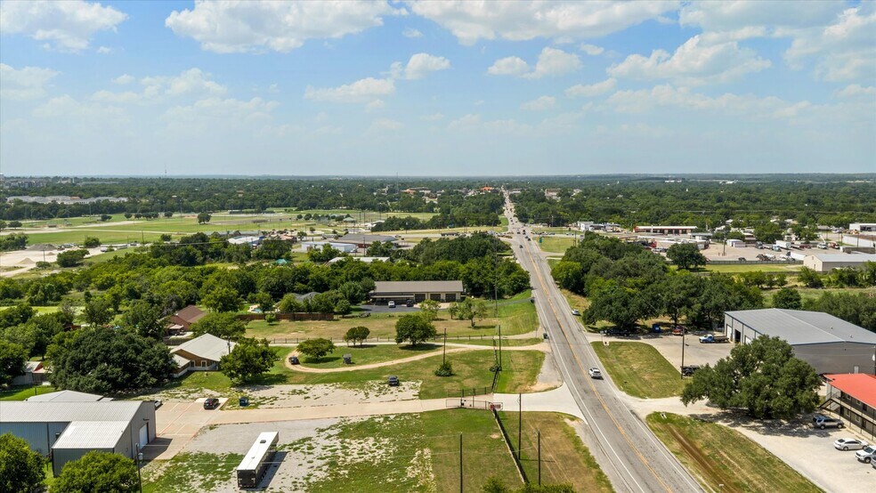 1050 Graham Street, Stephenville, TX à vendre - Photo du bâtiment - Image 2 de 36