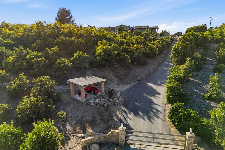 6555 Martinique dr, Moorpark, CA à vendre - Photo du bâtiment - Image 2 de 59