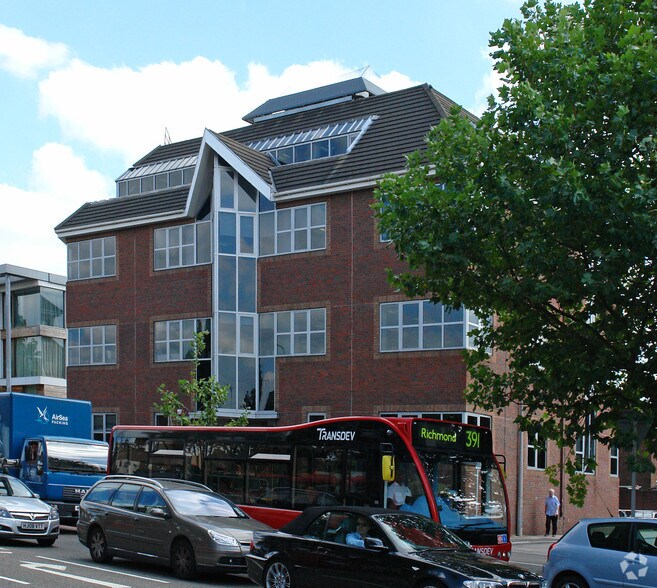 84 Lower Mortlake Rd, Richmond à louer - Photo du bâtiment - Image 2 de 2