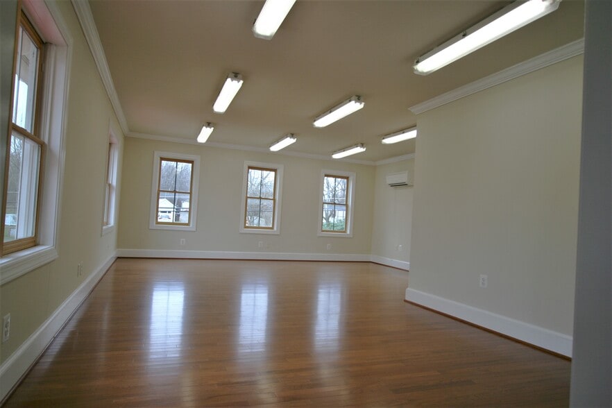 15134 Barnesville Rd, Boyds, MD for lease - Interior Photo - Image 3 of 7
