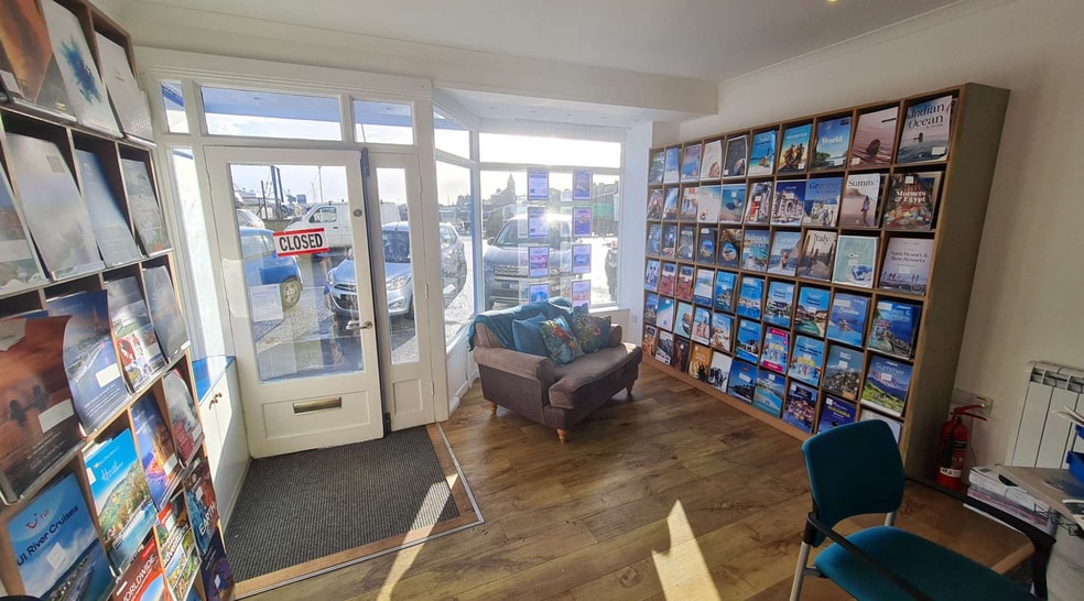 1 The Bridge, Guernsey for sale - Interior Photo - Image 3 of 5