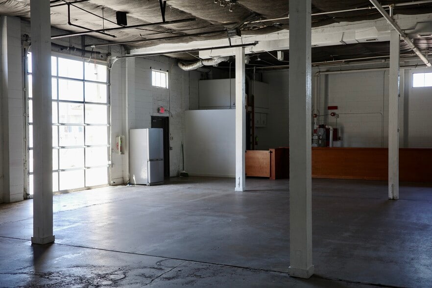 1120 Naylor St, Houston, TX for lease - Building Photo - Image 2 of 6