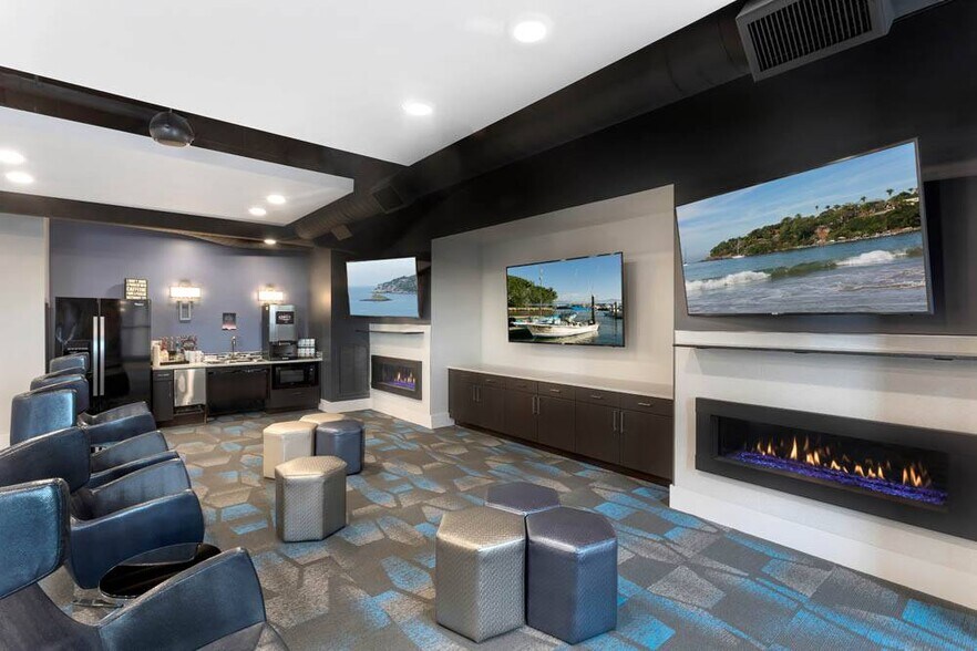 13650 E Colfax Ave, Aurora, CO à louer - Photo du bâtiment - Image 3 de 23