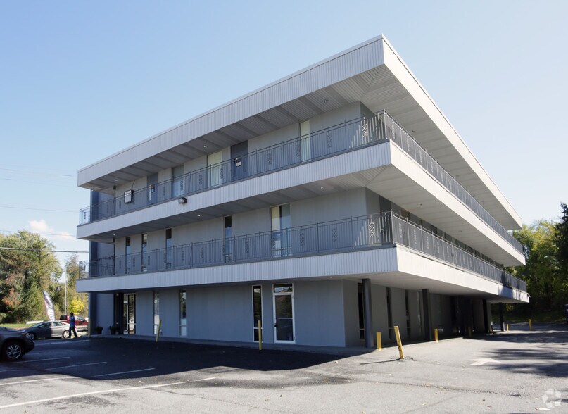 1134 York Rd, Lutherville, MD à louer - Photo du bâtiment - Image 3 de 8