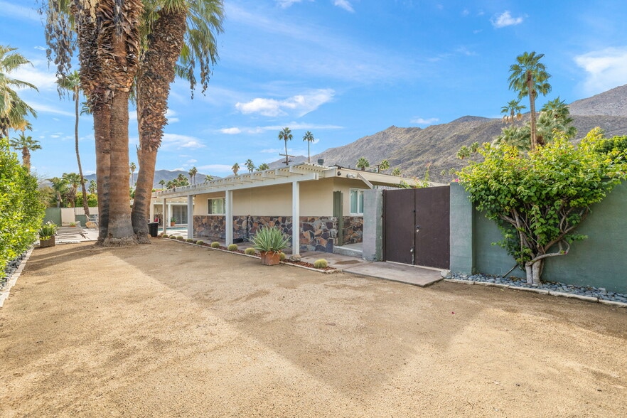 1425 S Via Soledad, Palm Springs, CA for sale - Building Photo - Image 2 of 79