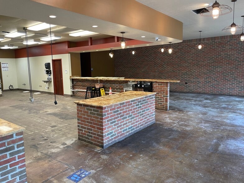 5701 Parkville St, Columbus, OH for lease - Interior Photo - Image 3 of 17