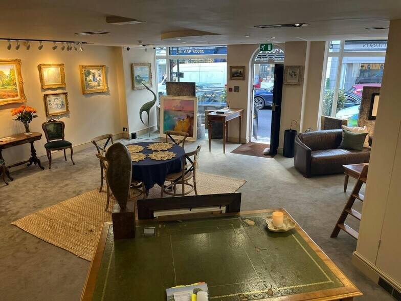 4-5 Beauchamp Pl, Londres à louer - Photo du bâtiment - Image 2 de 5