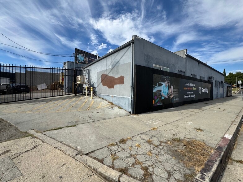 4920 W Pico Blvd, Los Angeles, CA à louer - Photo du bâtiment - Image 2 de 19