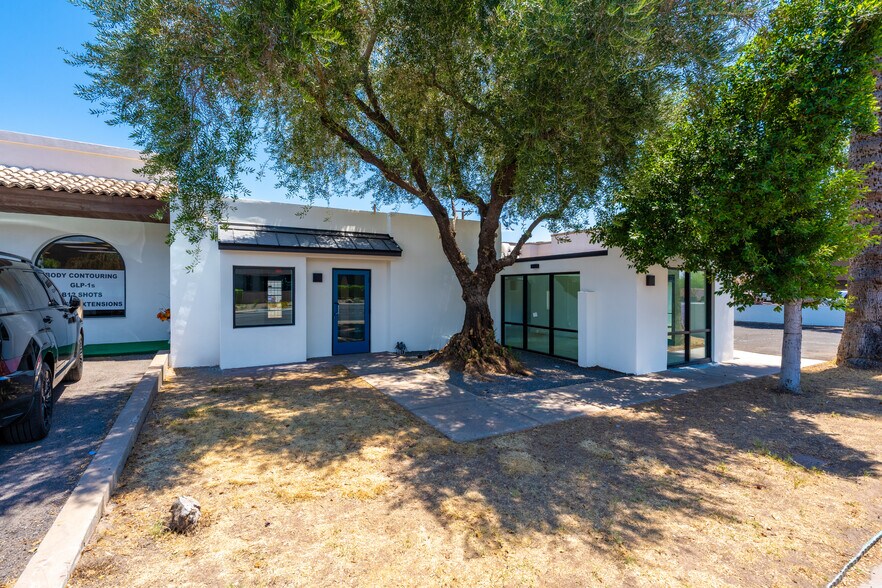4445 N 24th St, Phoenix, AZ à vendre - Photo du bâtiment - Image 3 de 6