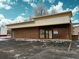 Plus de détails pour 700 E 200th St, Cleveland, OH - Commerce de détail à vendre