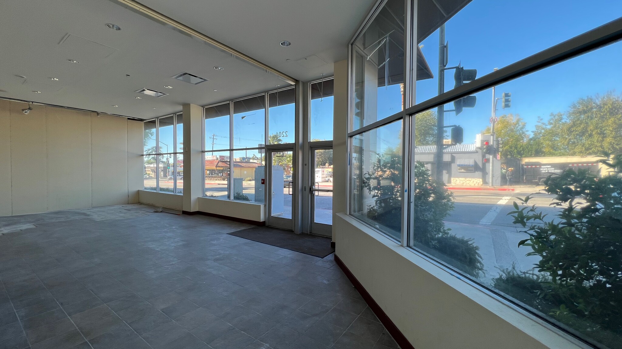 2180 Lincoln Ave, Altadena, CA for lease Interior Photo- Image 1 of 5