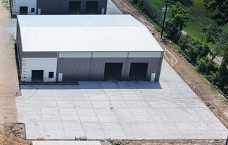 Plus de détails pour 1523 S Persimmon St, Tomball, TX - Industriel à vendre