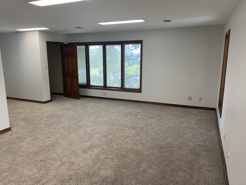 4920 Lincoln Ave, Evansville, IN for lease - Interior Photo - Image 3 of 11