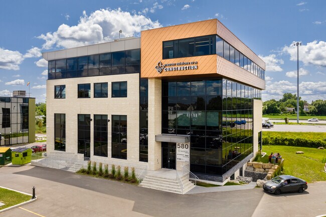 Plus de détails pour 580 Boul Du Curé-Boivin, Boisbriand, QC - Bureau à louer