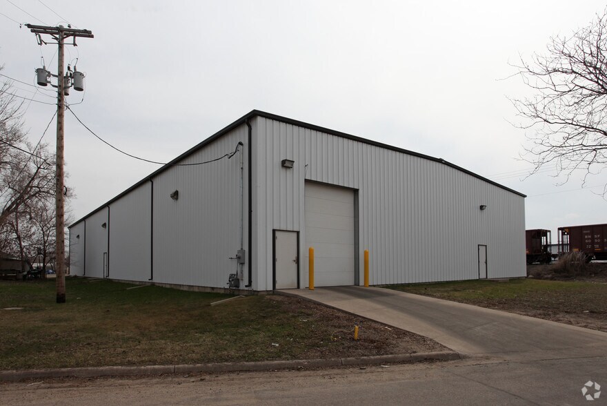 600 W 26th St, Minneapolis, MN à vendre - Photo du bâtiment - Image 2 de 2