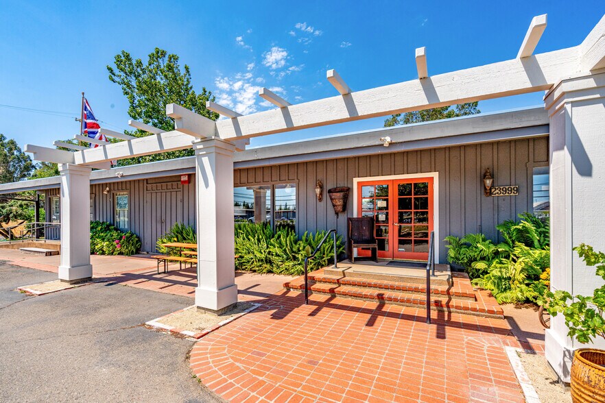 23999 Arnold Dr, Sonoma, CA à vendre - Photo du bâtiment - Image 3 de 19