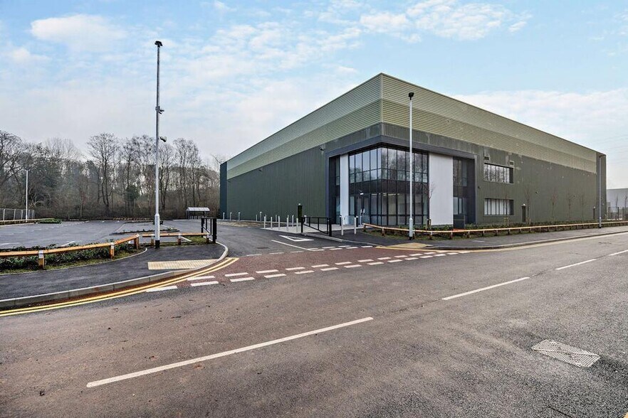 Meaford Rd, Stone à louer - Photo du bâtiment - Image 2 de 16