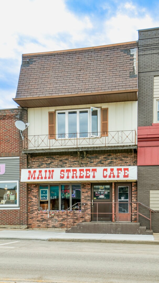 More details for 1418 Main St, Bloomer, WI - Retail for Sale
