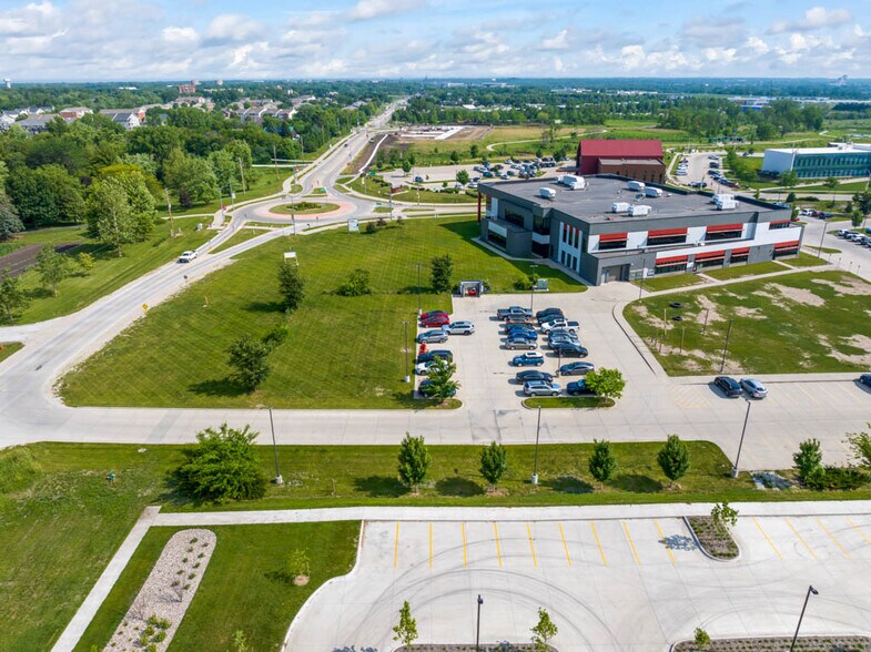 3610 University Blvd, Ames, IA à vendre - Photo du bâtiment - Image 3 de 10