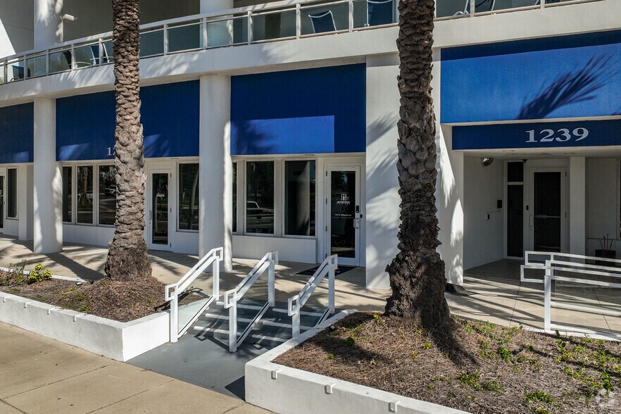 1227-1239 N Gulfstream Ave, Sarasota, FL à louer - Photo du bâtiment - Image 3 de 14