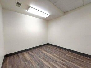 3801 W 50th St, Minneapolis, MN for lease Interior Photo- Image 2 of 2