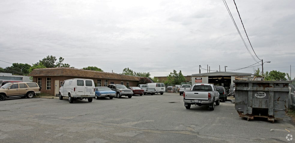 1702 Southern Blvd, Virginia Beach, VA for sale - Primary Photo - Image 1 of 2
