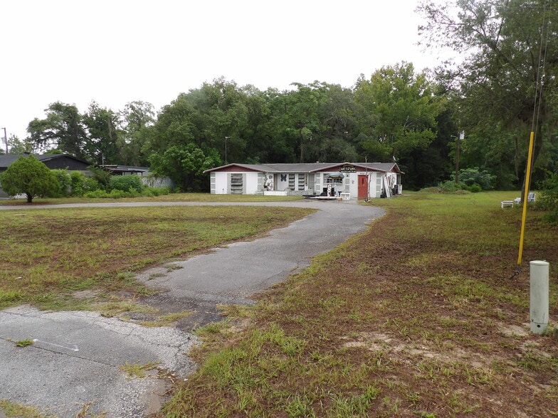 9706 Moon Lake Rd, New Port Richey, FL à vendre - Photo de construction - Image 2 de 9