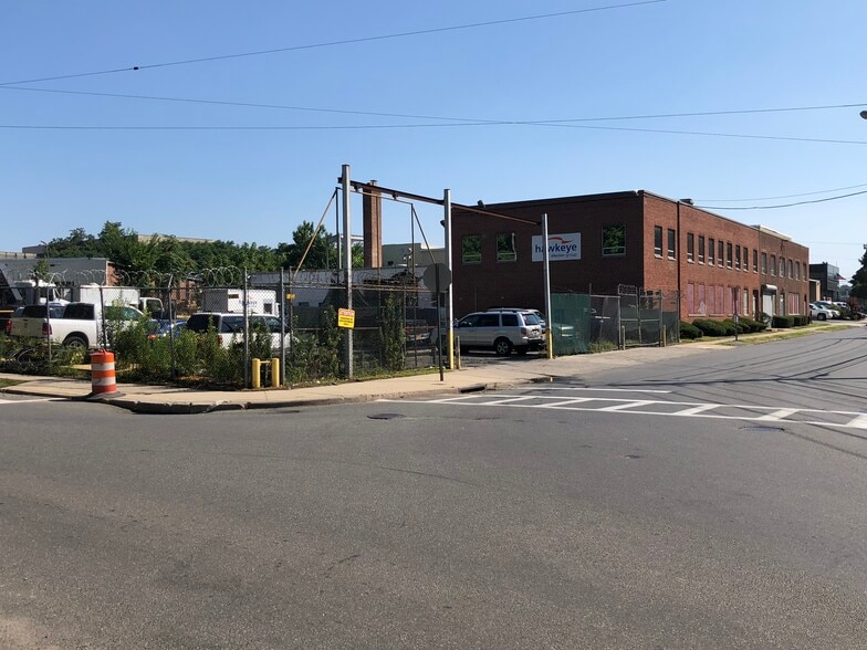 900 S Columbus Ave, Mount Vernon, NY à louer - Photo du bâtiment - Image 2 de 10