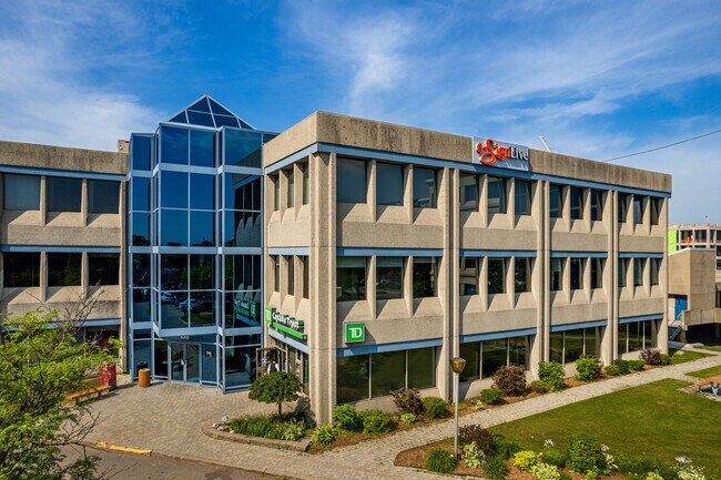 Plus de détails pour 8200 Boul Décarie, Montréal, QC - Bureau à louer
