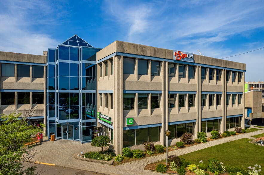 8200 Boul Décarie, Montréal, QC à louer - Photo du bâtiment - Image 1 de 5