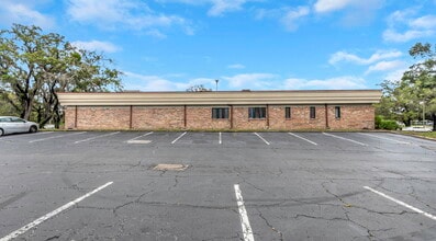 10320 N 56th St, Temple Terrace, FL for lease Building Photo- Image 2 of 40