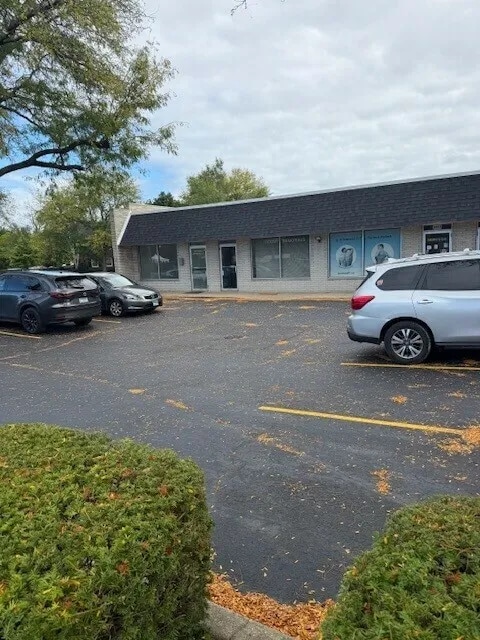 9849-9853 Gross Point Rd, Skokie, IL for lease Building Photo- Image 1 of 11