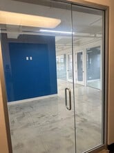 555 W 8th Ave, New York, NY for lease Interior Photo- Image 1 of 7