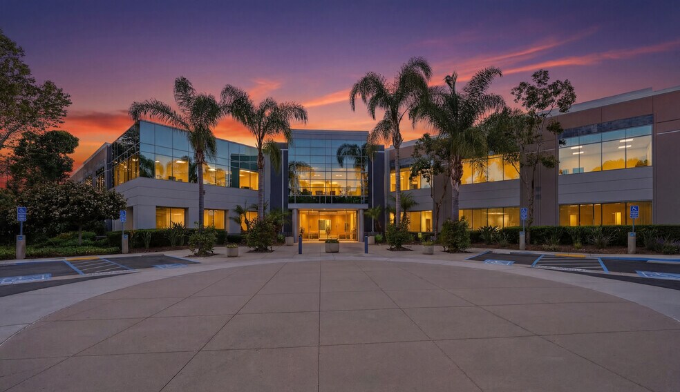 6005 Hidden Valley Rd, Carlsbad, CA for lease - Building Photo - Image 2 of 8