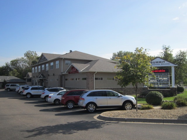 913 Manor Dr NE, Spring Lake Park, MN for lease - Building Photo - Image 3 of 29